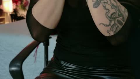 Snapshot of rougedoe chatting on 05-27-26, 02:36 Mistress Lana online show from 05-27-26, 02:36