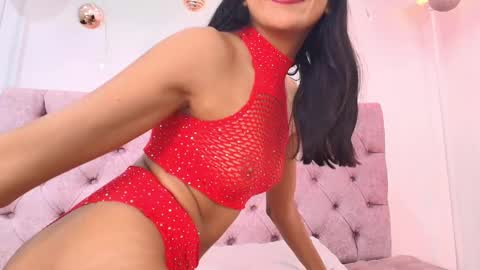 Snapshot of roulyy chatting on 12-14-24, 02:01  JESSY ROULY online show from 12-14-24, 02:01