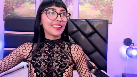 Snapshot of roulyy chatting on 01-11-25, 05:10  JESSY ROULY online show from 01-11-25, 05:10