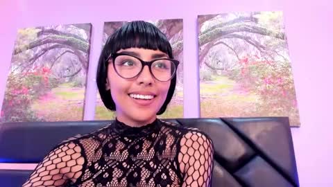 Snapshot of roulyy chatting on 01-11-25, 08:11  JESSY ROULY online show from 01-11-25, 08:11