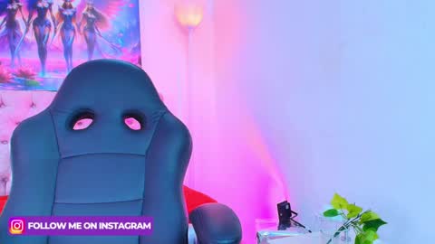 Snapshot of roulyy chatting on 01-24-25, 10:41  JESSY ROULY online show from 01-24-25, 10:41