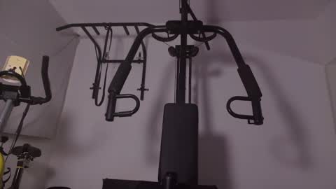 Snapshot of rouse_leon chatting on 11-18-25, 01:15 Rouse leon online show from 11-18-25, 01:15