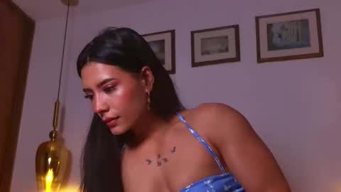 Snapshot of rouse_leon chatting on 11-23-25, 04:18 Rouse leon online show from 11-23-25, 04:18