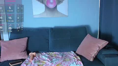 Snapshot of rousebonnett chatting on 11-04-25, 05:12 ROUSE online show from 11-04-25, 05:12