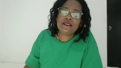 luxa online show from 10-18-25, 04:19