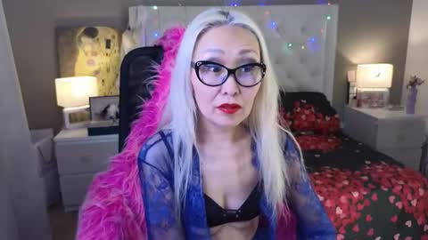 Snapshot of roxalanastar chatting on 02-10-26, 11:09 Roxalana online show from 02-10-26, 11:09