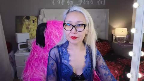 Snapshot of roxalanastar chatting on 03-01-26, 01:51 Roxalana online show from 03-01-26, 01:51