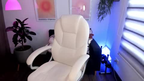 Rox online show from 03-06-25, 01:35