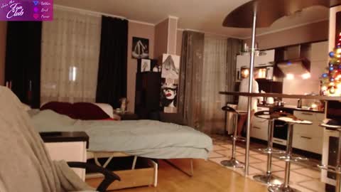 Roxana online show from 12-28-24, 03:26