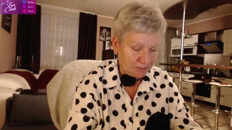 Roxana online show from 12-29-24, 01:38