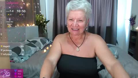 Snapshot of roxana_brooks chatting on 04-23-26, 02:13 Roxana online show from 04-23-26, 02:13