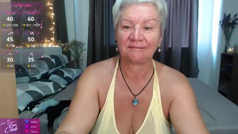 Snapshot of roxana_brooks chatting on 05-06-26, 02:08 Roxana online show from 05-06-26, 02:08