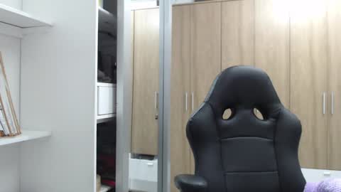 Snapshot of roxanalove7 chatting on 01-14-25, 04:15 Roxana online show from 01-14-25, 04:15