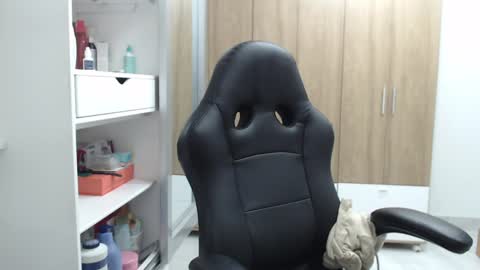 Snapshot of roxanalove7 chatting on 01-19-25, 11:32 Roxana online show from 01-19-25, 11:32