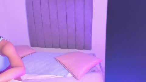 Snapshot of roxanedewalle chatting on 12-05-25, 12:14 Roxane online show from 12-05-25, 12:14