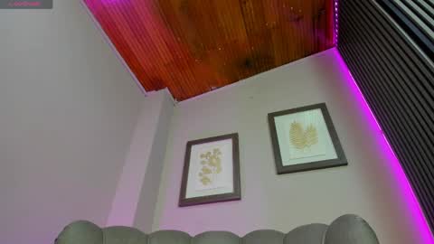 Snapshot of roxanna_moore2 chatting on 05-22-26, 12:44 Roxanna online show from 05-22-26, 12:44
