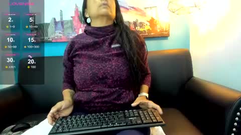 Snapshot of roxanna_moore2 chatting on 06-15-26, 09:22 Roxanna online show from 06-15-26, 09:22