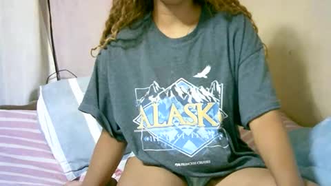 roxanne_98 online show from 12-17-25, 01:33