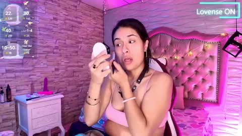 roxanne_han online show from 12-21-25, 11:50