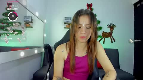 Snapshot of roxanne_jones1 chatting on 12-15-25, 07:51 roxanne online show from 12-15-25, 07:51