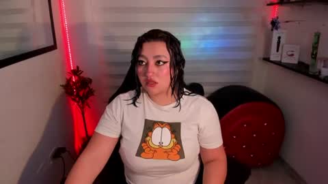 Snapshot of roxanne_morelli chatting on 06-18-26, 11:58 roxanne online show from 06-18-26, 11:58