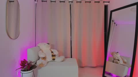  R O X I E  online show from 10-19-25, 04:35