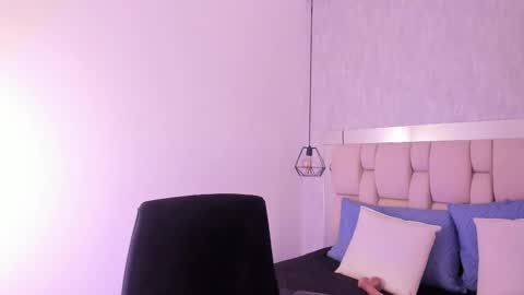 Roxie  online show from 01-23-25, 02:02