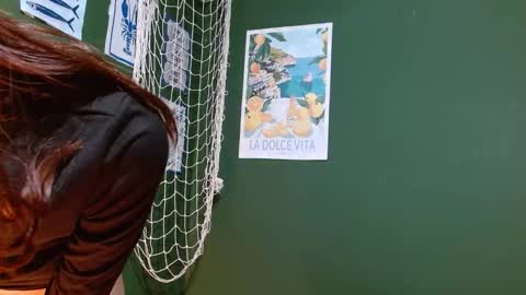 Snapshot of roxiehood chatting on 09-27-25, 02:49 Roxie online show from 09-27-25, 02:49