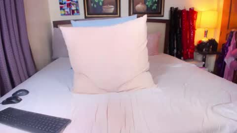 roxie online show from 10-10-25, 07:51