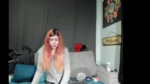 roxihazeleyes online show from 10-01-25, 01:06