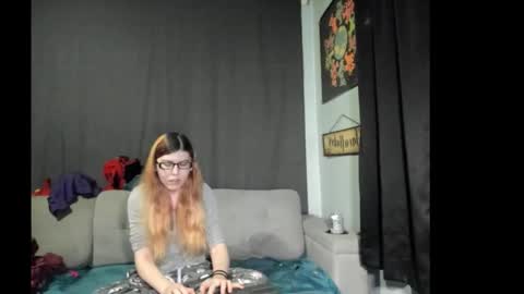 roxihazeleyes online show from 11-07-25, 06:57