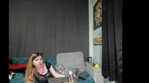 roxihazeleyes online show from 11-23-25, 10:59