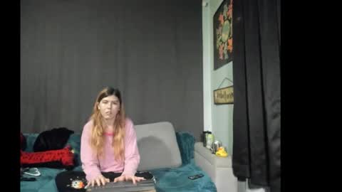 roxihazeleyes online show from 11-24-25, 06:13