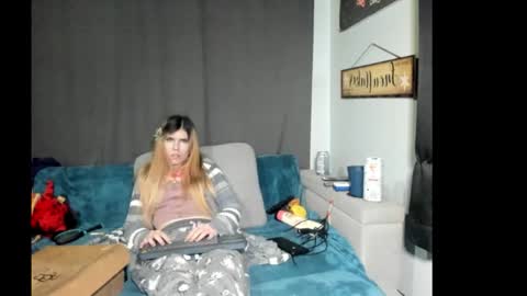 roxihazeleyes online show from 01-19-26, 06:06