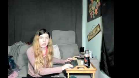 roxihazeleyes online show from 05-24-26, 04:06