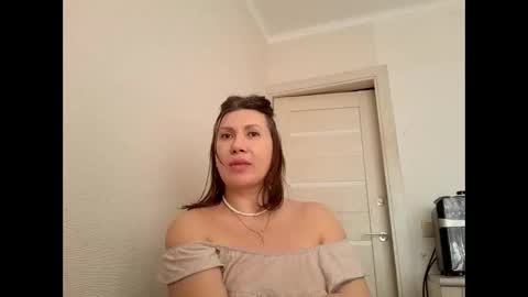 Snapshot of roxolanaa_sexy chatting on 03-14-26, 05:24 ROXOLANAA SEXY online show from 03-14-26, 05:24