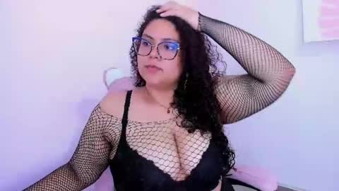Snapshot of roxxxana_blake chatting on 04-25-26, 03:53 Roxana online show from 04-25-26, 03:53