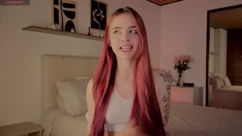 Snapshot of roxxy_mora chatting on 11-13-25, 10:30 Roxxy online show from 11-13-25, 10:30