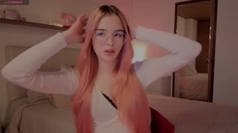 Snapshot of roxxy_mora chatting on 01-07-26, 10:23 Roxxy online show from 01-07-26, 10:23