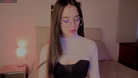 Snapshot of roxxy_mora chatting on 03-10-26, 10:26 Roxxy online show from 03-10-26, 10:26