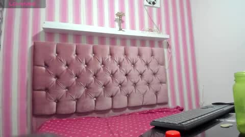 Snapshot of roxxy_velasquez chatting on 12-22-24, 05:10 roxxy_velasquez online show from 12-22-24, 05:10