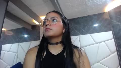 Snapshot of roxxyblack01 chatting on 03-23-26, 11:53 Roxxy online show from 03-23-26, 11:53