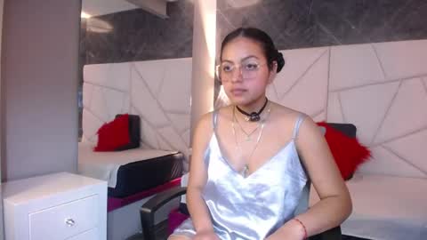 Snapshot of roxxyblack01 chatting on 05-22-26, 07:41 Roxxy online show from 05-22-26, 07:41