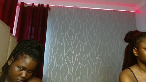 Snapshot of roxy_heather chatting on 11-14-25, 04:44 Roxy online show from 11-14-25, 04:44