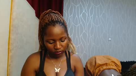 Snapshot of roxy_heather chatting on 01-06-26, 04:21 Roxy online show from 01-06-26, 04:21