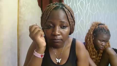 Snapshot of roxy_heather chatting on 01-11-26, 06:02 Roxy online show from 01-11-26, 06:02