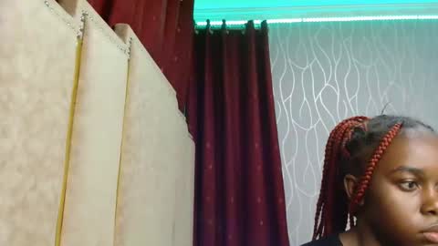 Snapshot of roxy_heather chatting on 02-02-26, 02:10 Roxy online show from 02-02-26, 02:10