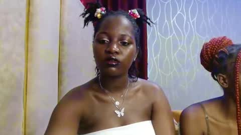 Snapshot of roxy_heather chatting on 02-03-26, 06:40 Roxy online show from 02-03-26, 06:40