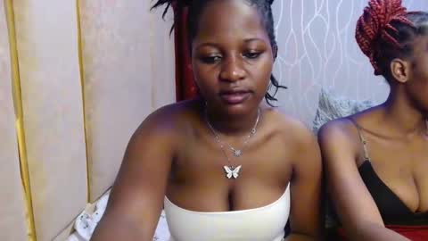 Snapshot of roxy_heather chatting on 02-03-26, 06:46 Roxy online show from 02-03-26, 06:46