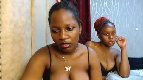 Snapshot of roxy_heather chatting on 02-07-26, 03:32 Roxy online show from 02-07-26, 03:32